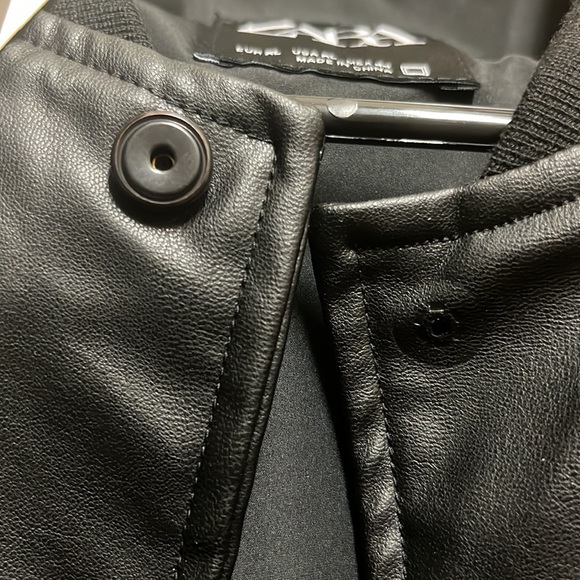 ZARA FAUX LEATHER BOMBER JACKET Long sleeve jacket with a ribbed collar. - Picture 10 of 10